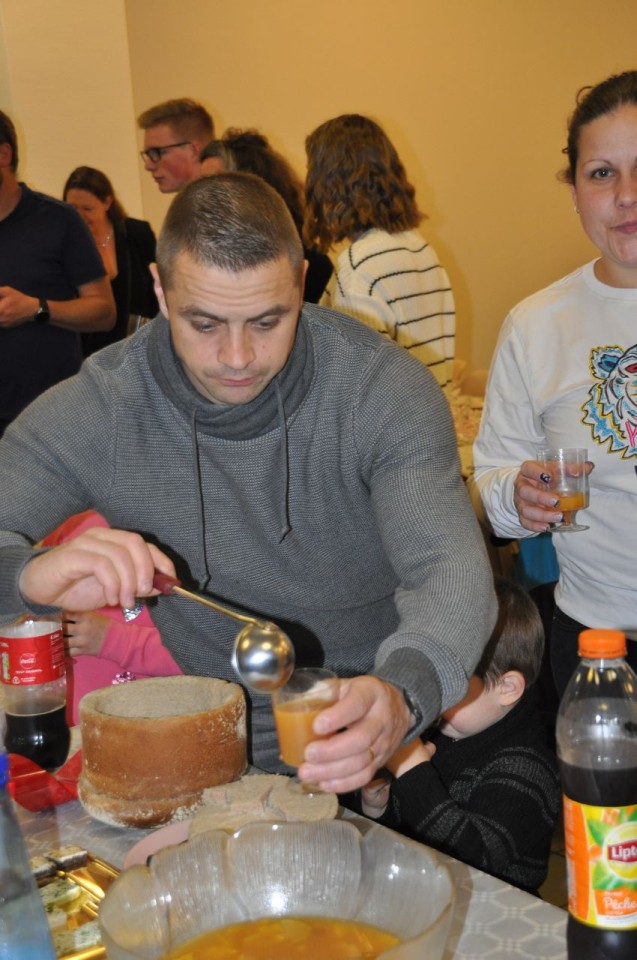 2019-05-04-(20h18)-dsc-0176-(mama-razzi).jpg