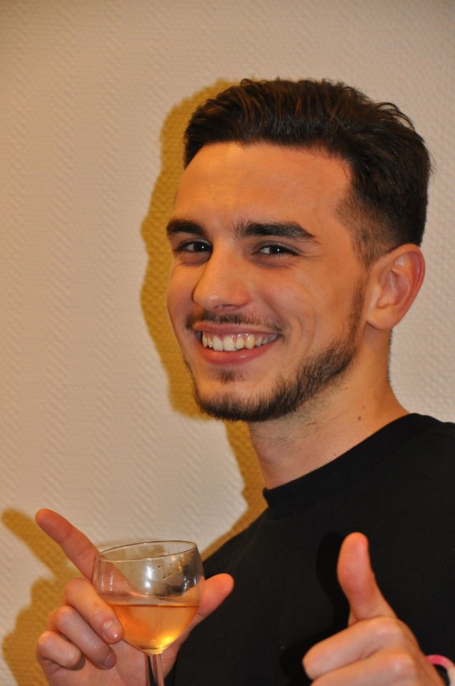 2019-15-15-(00h18)-dsc-1043-(mama-razzi).jpg