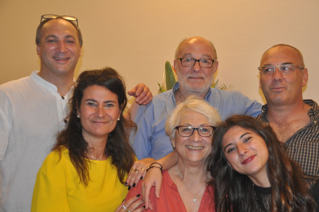 2019-15-15-(00h52)-dsc-1118-(mama-razzi).jpg