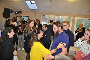 2019-05-04-(19h57)-dsc-0108-(mama-razzi).jpg 2019-05-04-(19h57)-dsc-0108-(mama-razzi).jpg