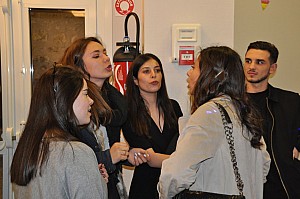 2019-05-04-(19h58)-dsc-0120-(mama-razzi).jpg 2019-05-04-(19h58)-dsc-0120-(mama-razzi).jpg
