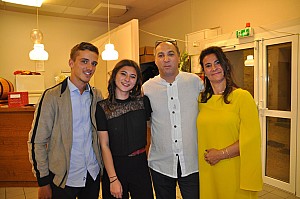 2019-05-04-(21h31)-dsc-0399-(mama-razzi).jpg 2019-05-04-(21h31)-dsc-0399-(mama-razzi).jpg