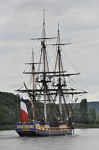 2019-06-16-(16h01)-armada-(mama-razzi)-0338.jpg 2019-06-16-(16h01)-armada-(mama-razzi)-0338.jpg