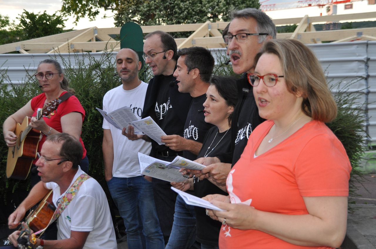2019-06-21-(20h42)-dsc-0062-(mama-razzi).jpg