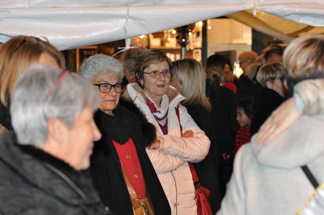 2019-11-09-(18h10)-dsc-0271-(mama-razzi).jpg