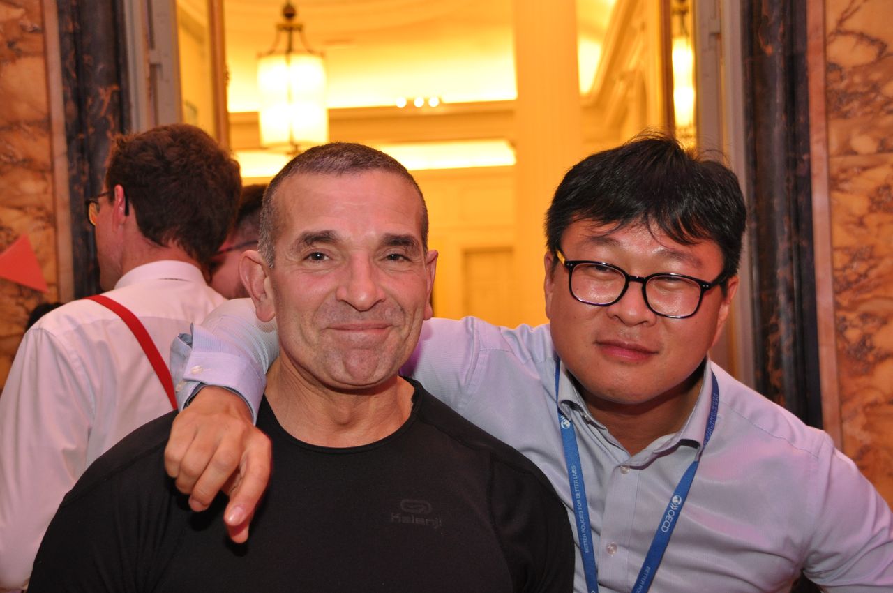 2019-12-06-(20h21)-dsc-0457-(mama-razzi).jpg
