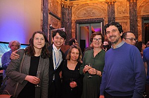 2019-12-06-(19h07)-dsc-0193-(mama-razzi).jpg 2019-12-06-(19h07)-dsc-0193-(mama-razzi).jpg