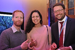 2019-12-06-(19h24)-dsc-0243-(mama-razzi).jpg 2019-12-06-(19h24)-dsc-0243-(mama-razzi).jpg