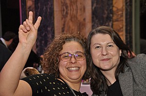2019-12-06-(21h03)-dsc-0609-(mama-razzi).jpg 2019-12-06-(21h03)-dsc-0609-(mama-razzi).jpg