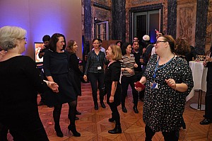 2019-12-06-(21h11)-dsc-0621-(mama-razzi).jpg 2019-12-06-(21h11)-dsc-0621-(mama-razzi).jpg