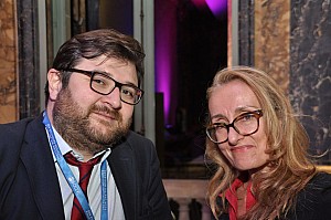 2019-12-06-(21h38)-dsc-0796-(mama-razzi).jpg 2019-12-06-(21h38)-dsc-0796-(mama-razzi).jpg
