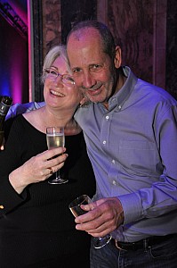 2019-12-06-(22h00)-dsc-0936-(mama-razzi).jpg 2019-12-06-(22h00)-dsc-0936-(mama-razzi).jpg