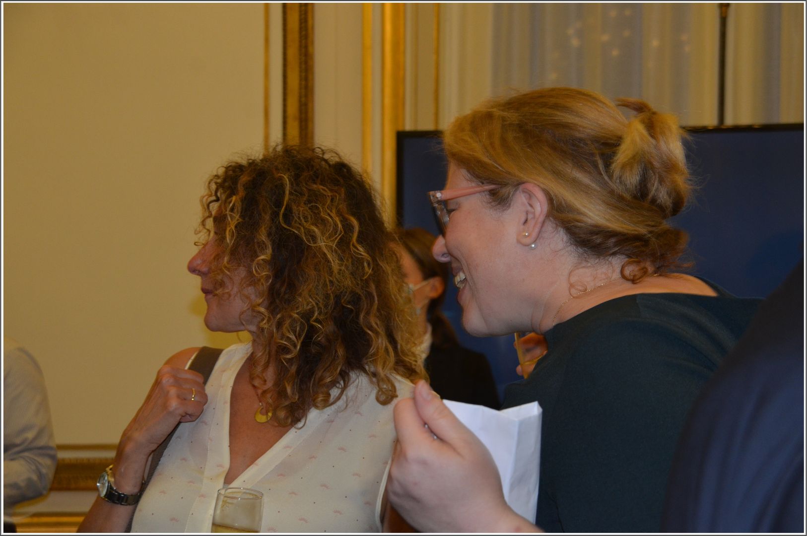 2021-10-20-(18h00m42s)-dsc-0925-mama-razzi.jpg