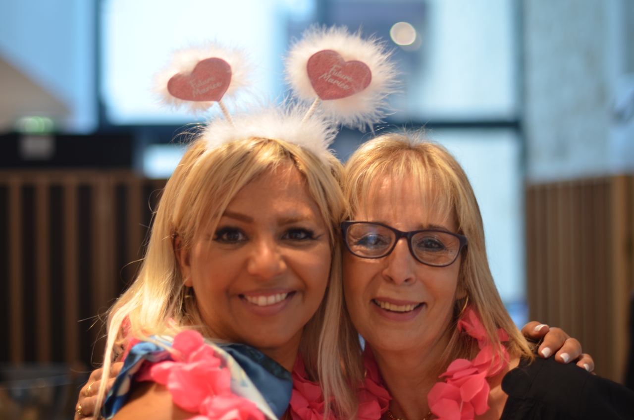 001-2022-06-24-(20h40m16s)-dsc_7178--mama-razzi.jpg