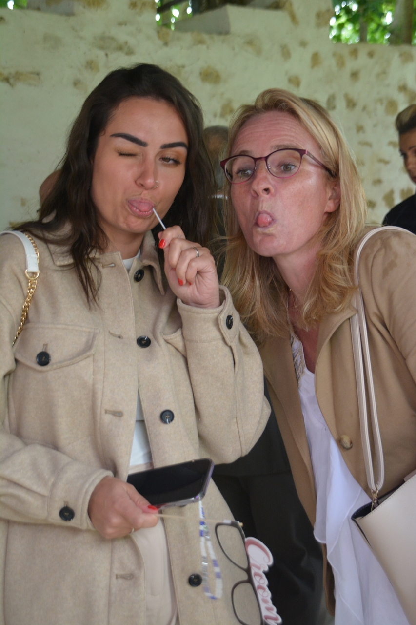 005-2022-06-25-17h21mn12s-187-(mama-razzi).jpg