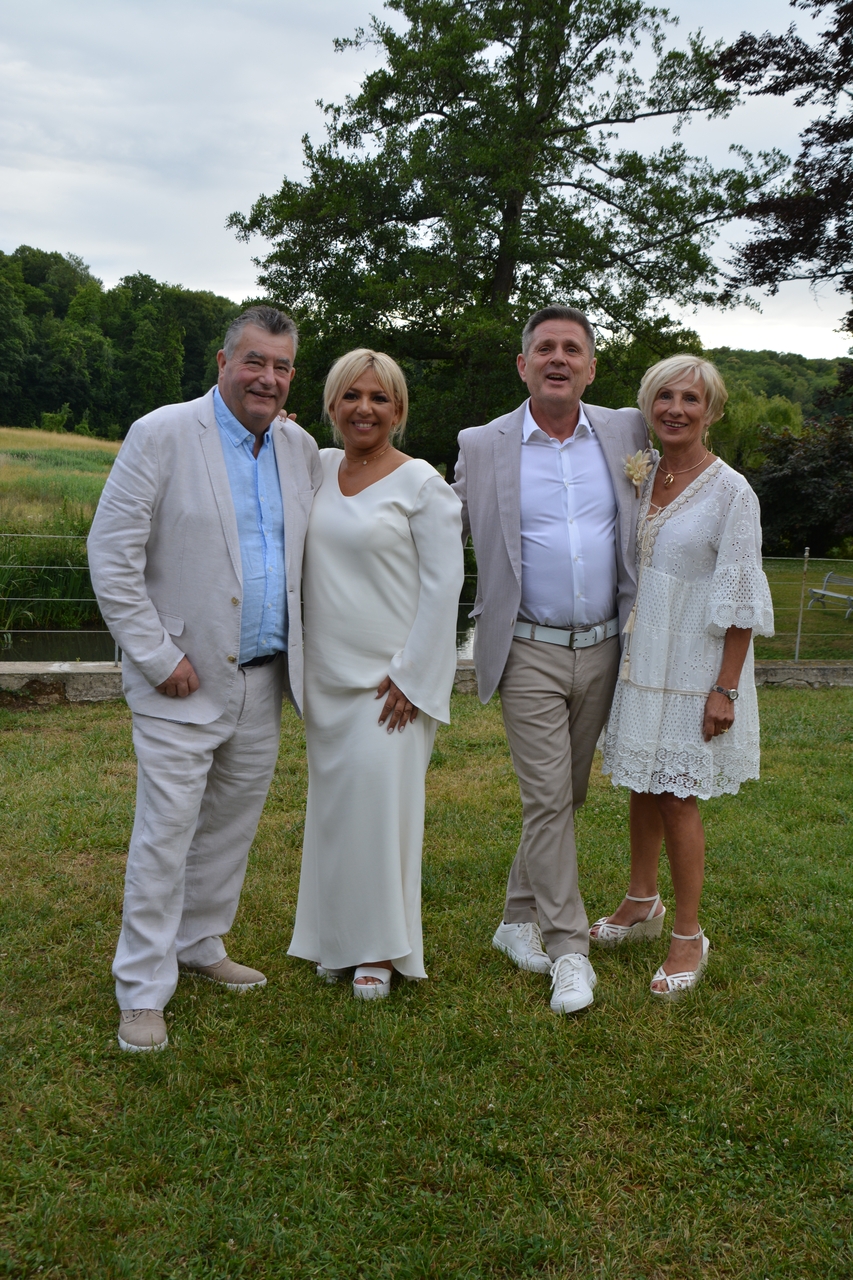 005-2022-06-25-19h28mn30s-709-(mama-razzi).jpg