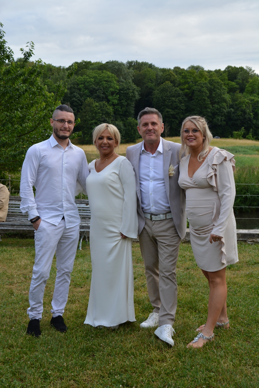 005-2022-06-25-19h32mn53s-743-(mama-razzi).jpg