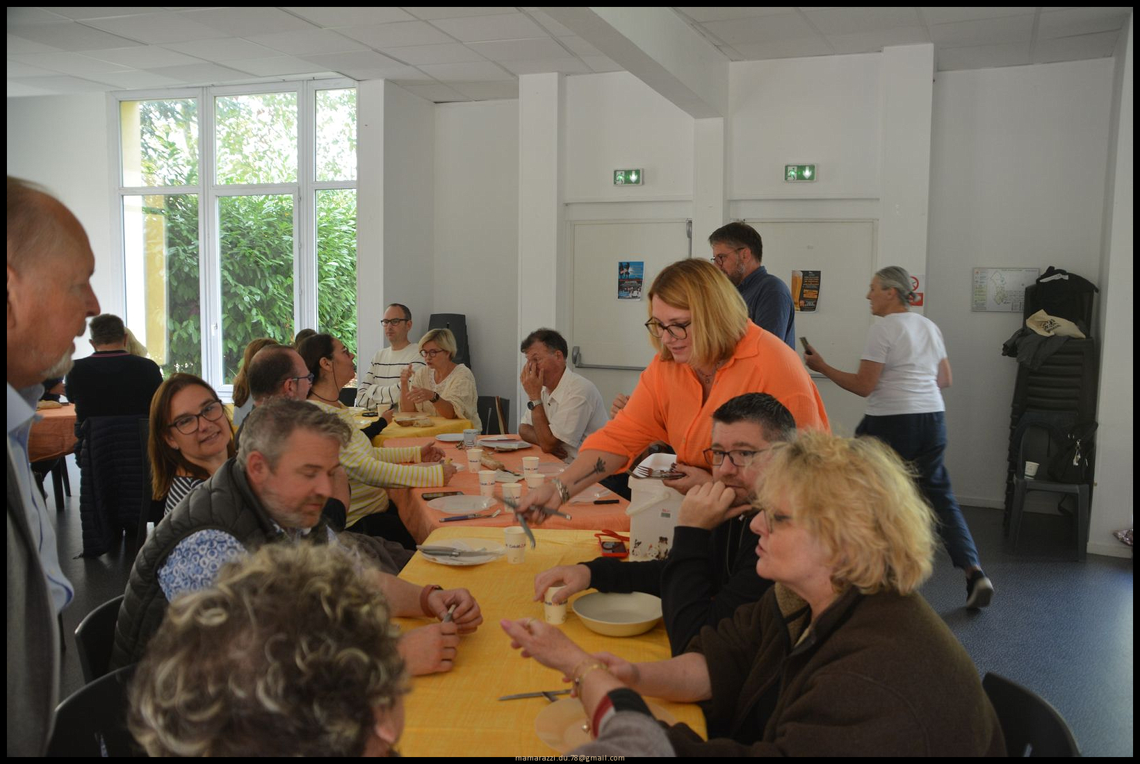 2022-09-24-(12h47m28s)-dsc_0111-mama-razzi-encadre.jpg