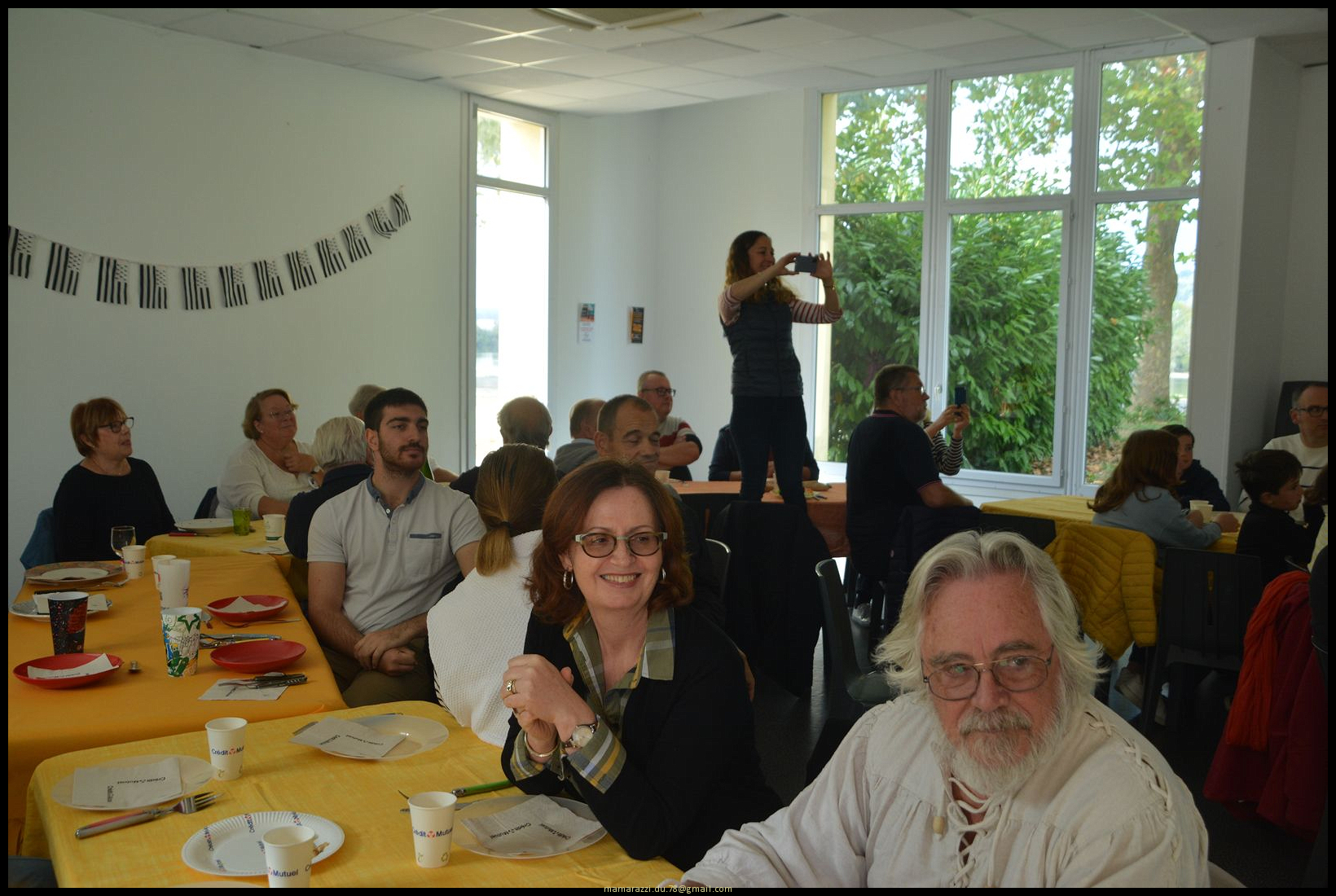 2022-09-24-(12h49m06s)-dsc_0128-mama-razzi-encadre.jpg