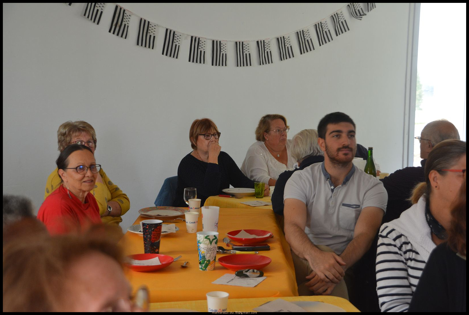 2022-09-24-(12h59m24s)-dsc_0190-mama-razzi-encadre.jpg