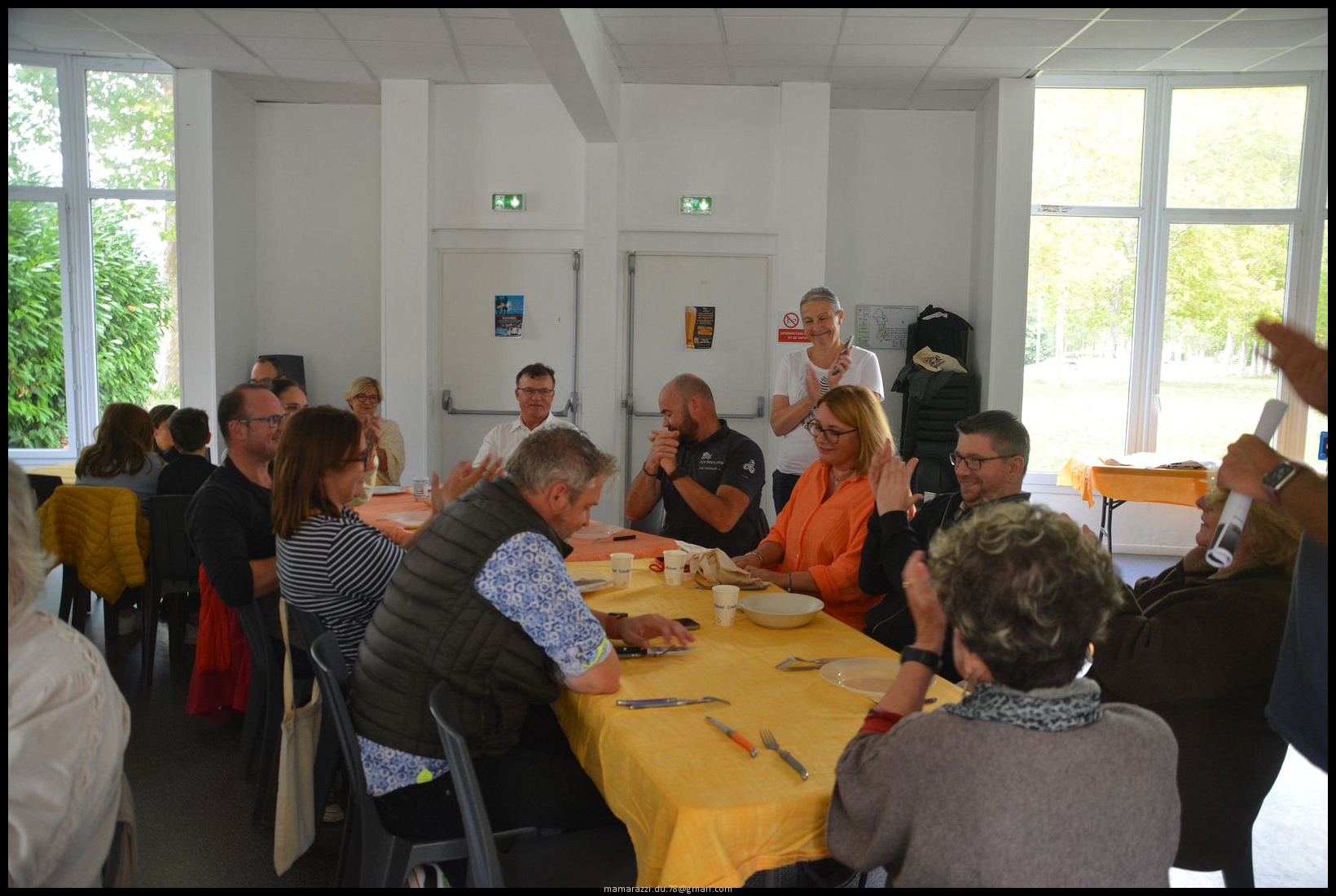 2022-09-24-(12h59m46s)-dsc_0193-mama-razzi-encadre.jpg