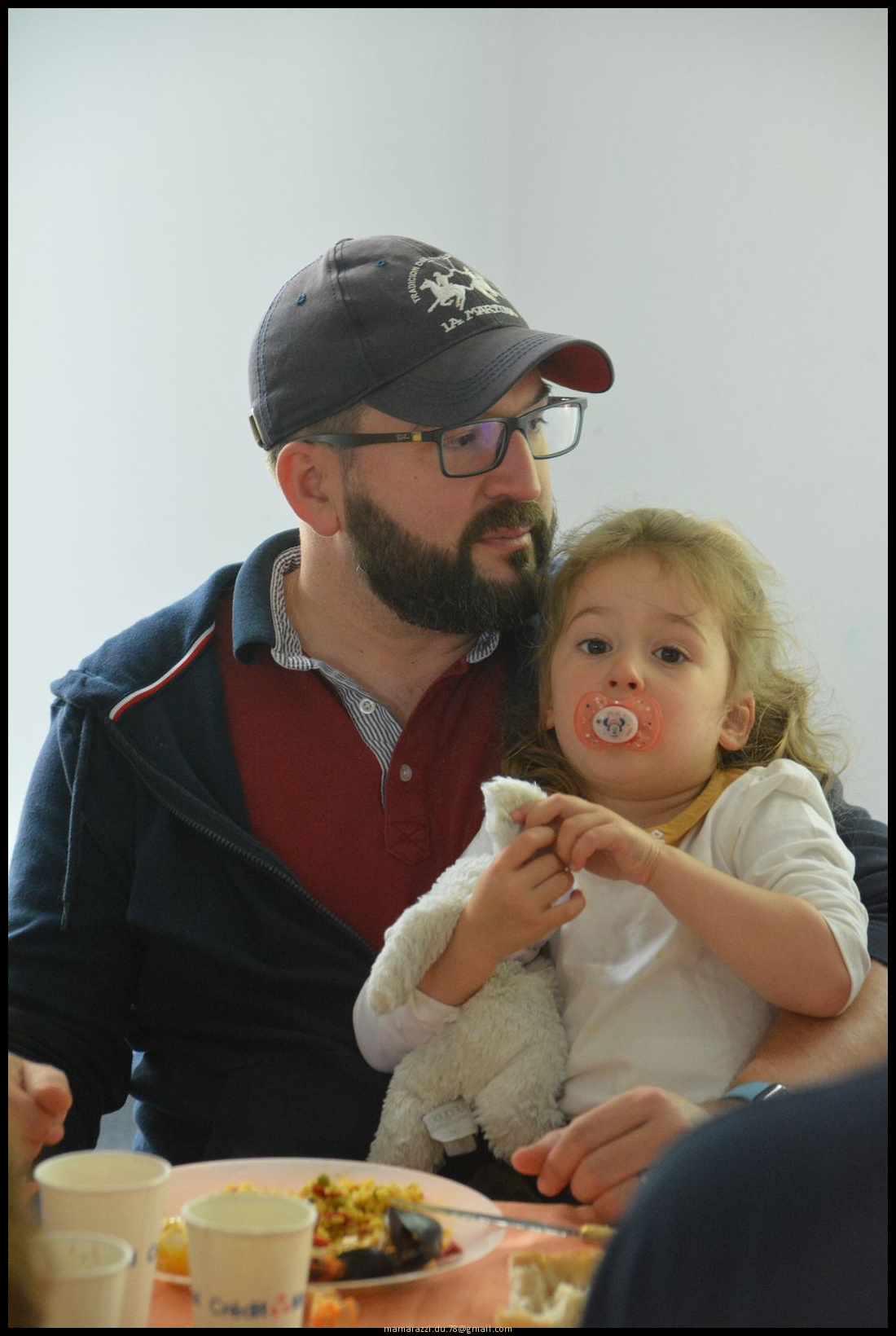 2022-09-24-(13h23m00s)-dsc_0216-mama-razzi-encadre.jpg