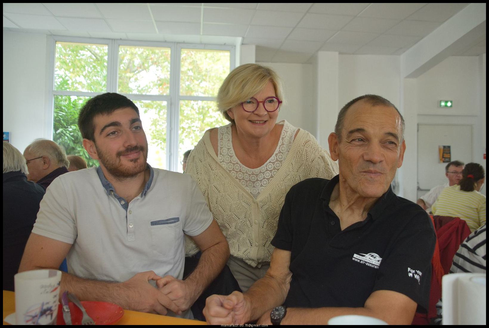 2022-09-24-(13h28m42s)-dsc_0223-mama-razzi-encadre.jpg