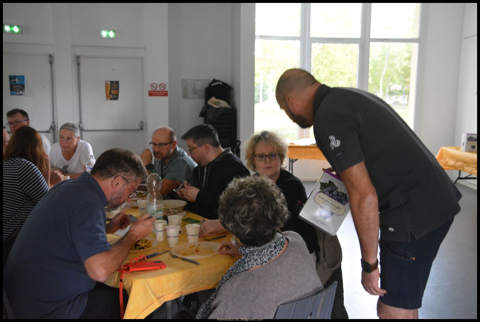 2022-09-24-(13h46m02s)-dsc_0233-mama-razzi-encadre.jpg