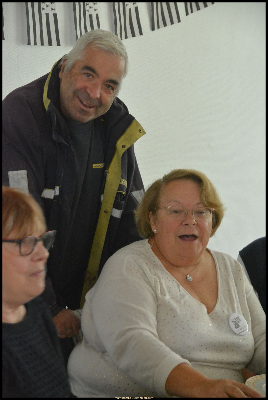 2022-09-24-(14h24m22s)-dsc_0246-mama-razzi-encadre.jpg