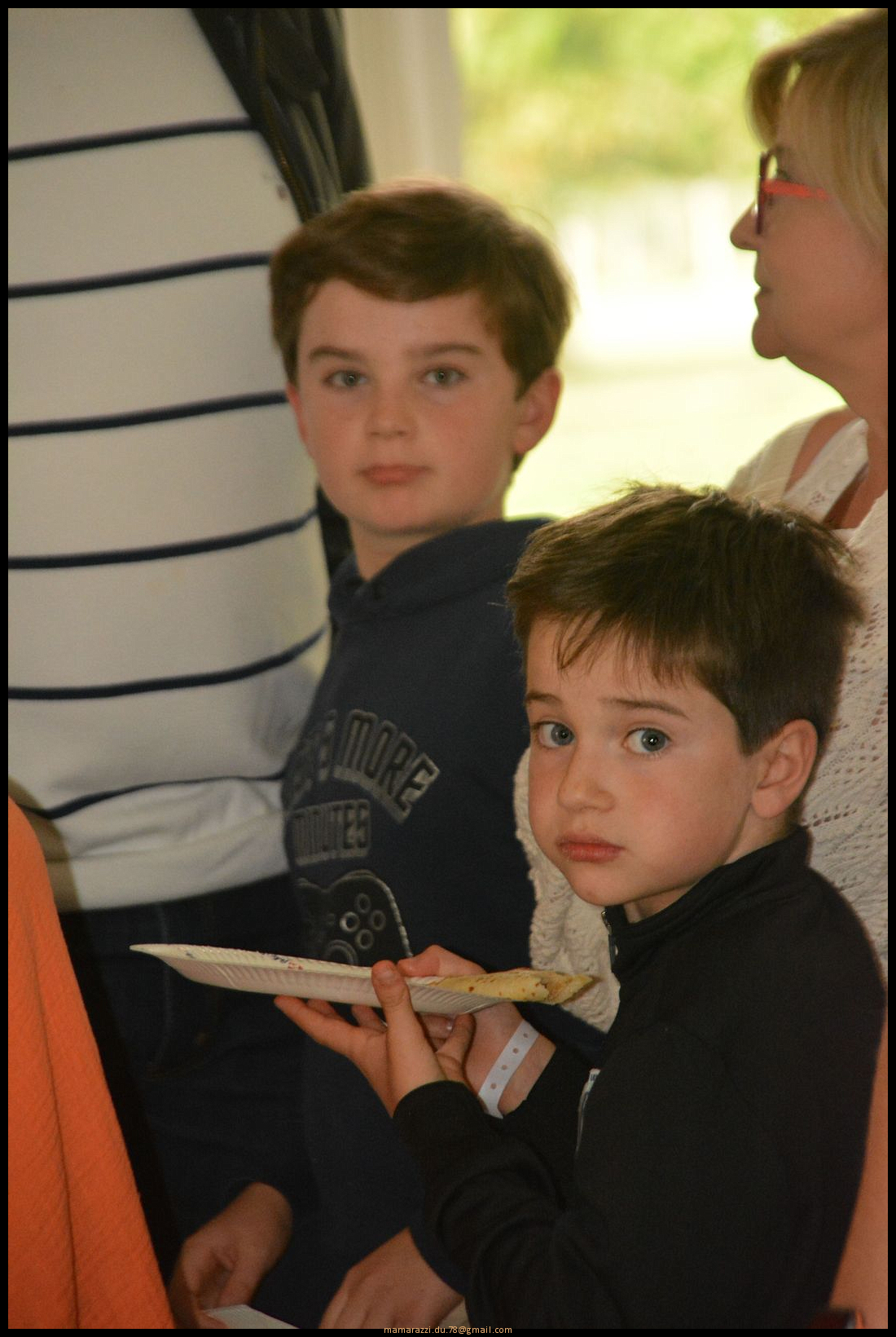 2022-09-24-(16h06m56s)-dsc_0339-mama-razzi-encadre.jpg