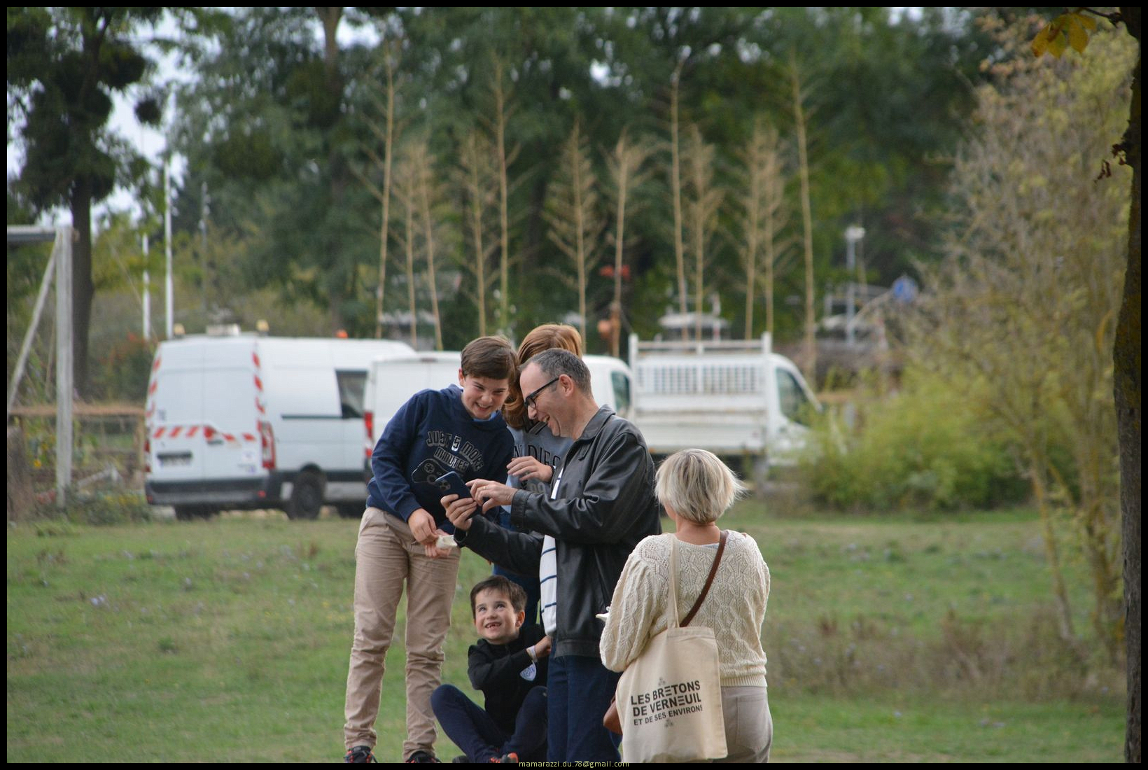 2022-09-24-(16h12m52s)-dsc_0347-mama-razzi-encadre.jpg