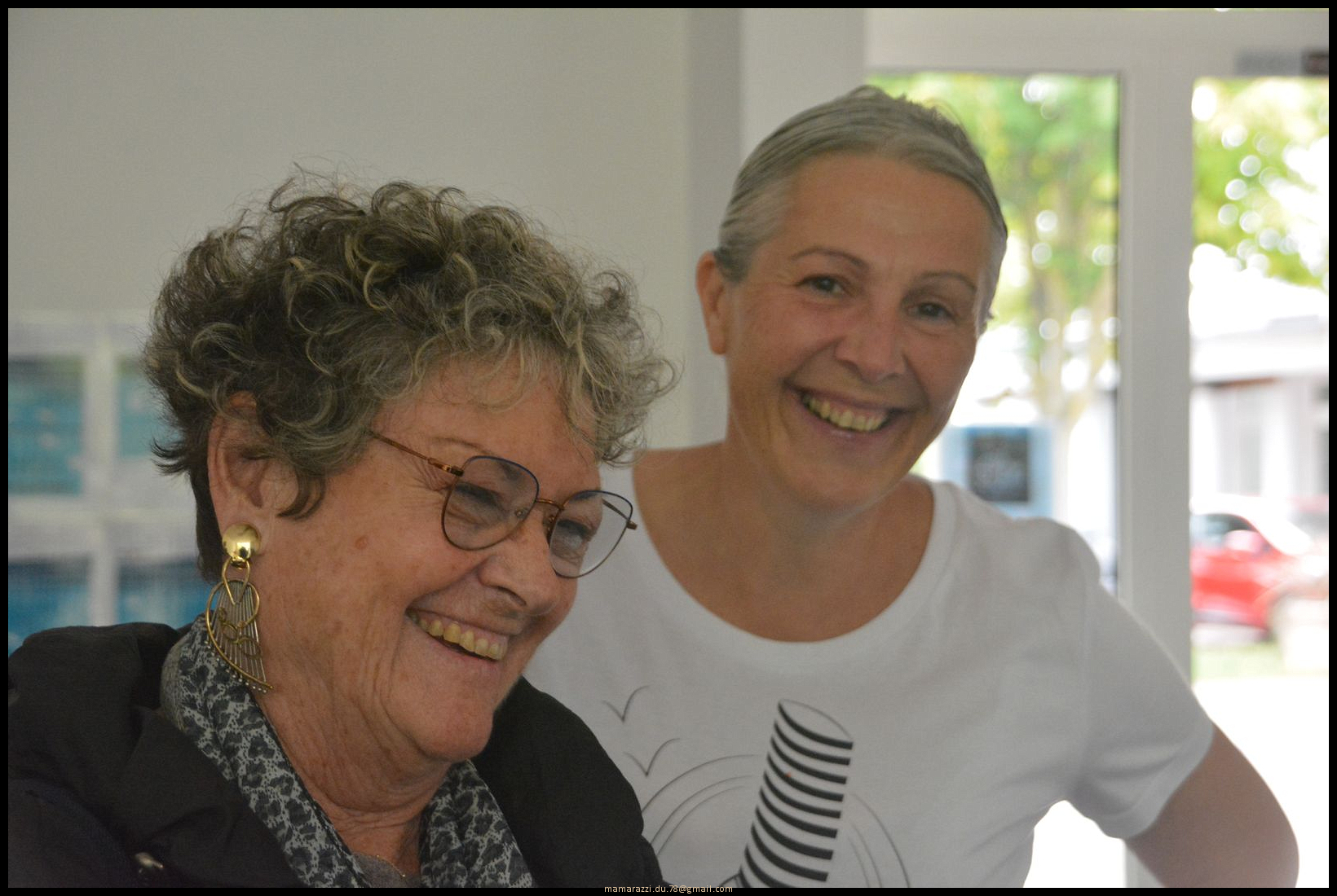 2022-09-24-(16h40m40s)-dsc_0419-mama-razzi-encadre.jpg