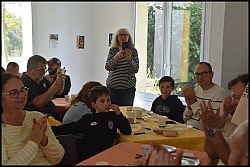 2022-09-24-(12h49m58s)-dsc_0140-mama-razzi-encadre.jpg 2022-09-24-(12h49m58s)-dsc_0140-mama-razzi-encadre.jpg