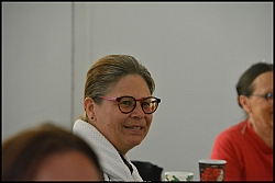 2022-09-24-(12h50m10s)-dsc_0144-mama-razzi-encadre.jpg 2022-09-24-(12h50m10s)-dsc_0144-mama-razzi-encadre.jpg