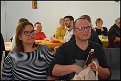 2022-09-24-(12h50m28s)-dsc_0147-mama-razzi-encadre.jpg 2022-09-24-(12h50m28s)-dsc_0147-mama-razzi-encadre.jpg