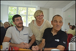2022-09-24-(13h28m42s)-dsc_0223-mama-razzi-encadre.jpg 2022-09-24-(13h28m42s)-dsc_0223-mama-razzi-encadre.jpg
