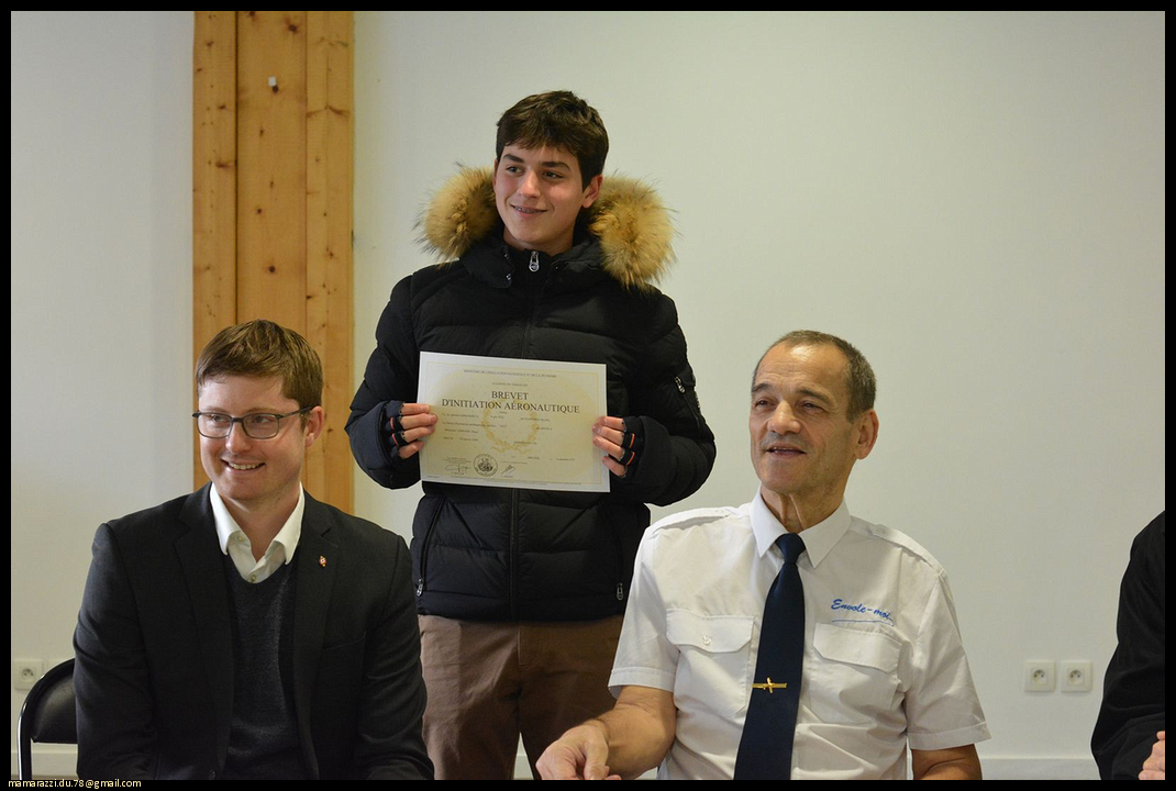 2022-11-19-(14h59m38s)-dsc_0061-mama-razzi-encadre.jpg