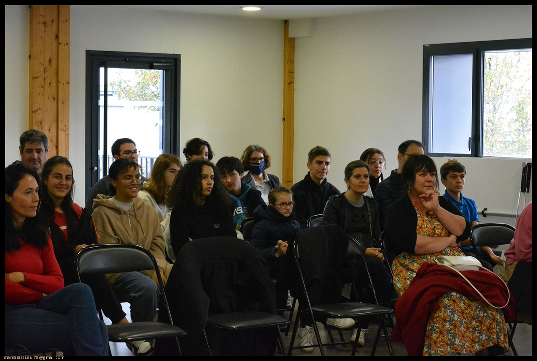 2022-11-19-(15h08m58s)-dsc_0098-mama-razzi-encadre.jpg