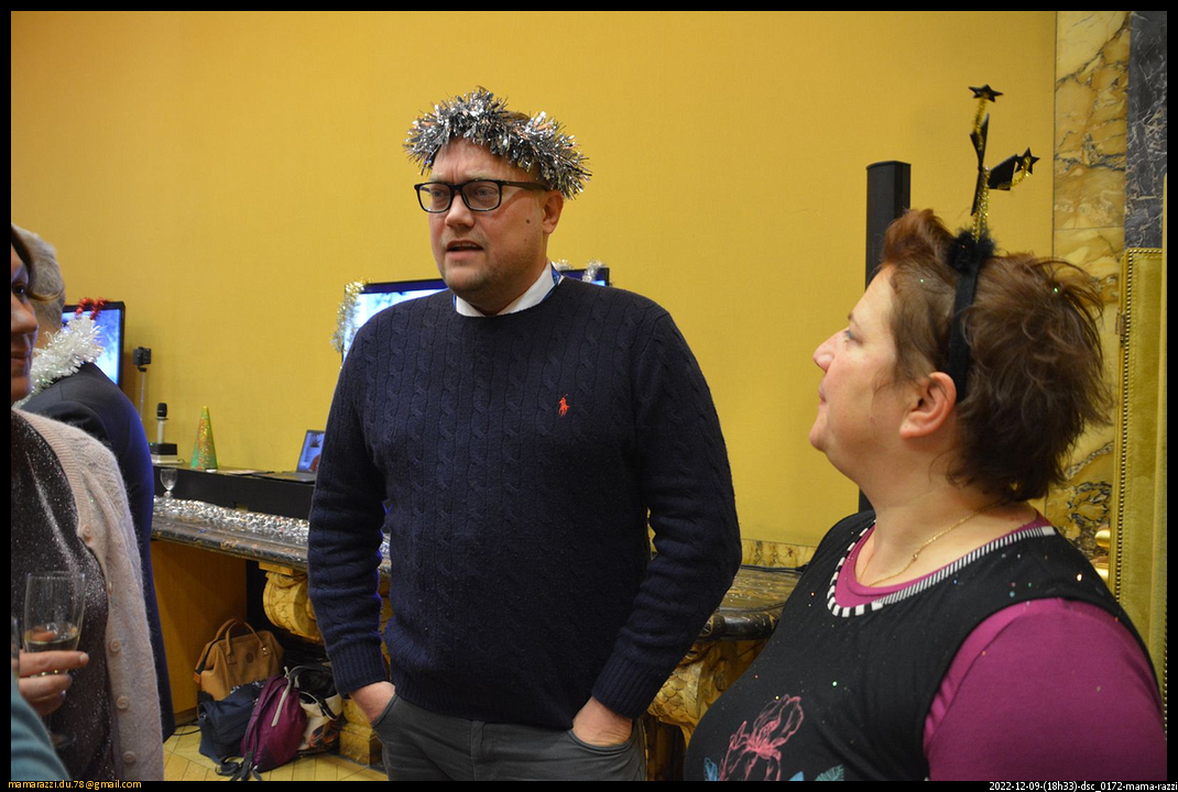 2022-12-09-(18h33)-dsc_0172-mama-razzi-encadre.jpg