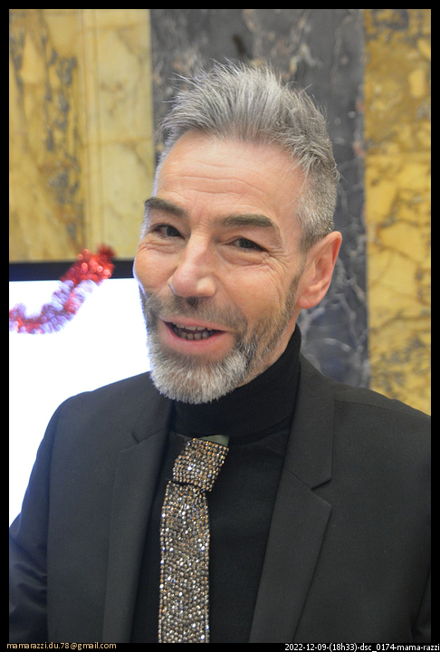 2022-12-09-(18h33)-dsc_0174-mama-razzi-encadre.jpg