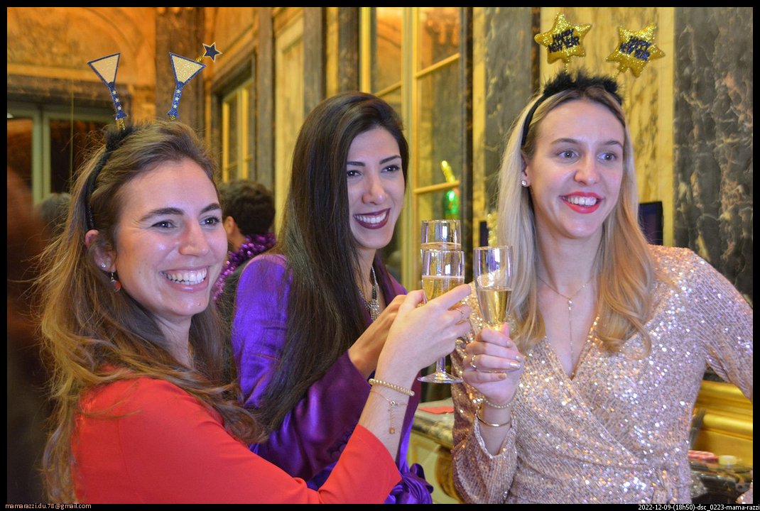 2022-12-09-(18h50)-dsc_0223-mama-razzi-encadre.jpg