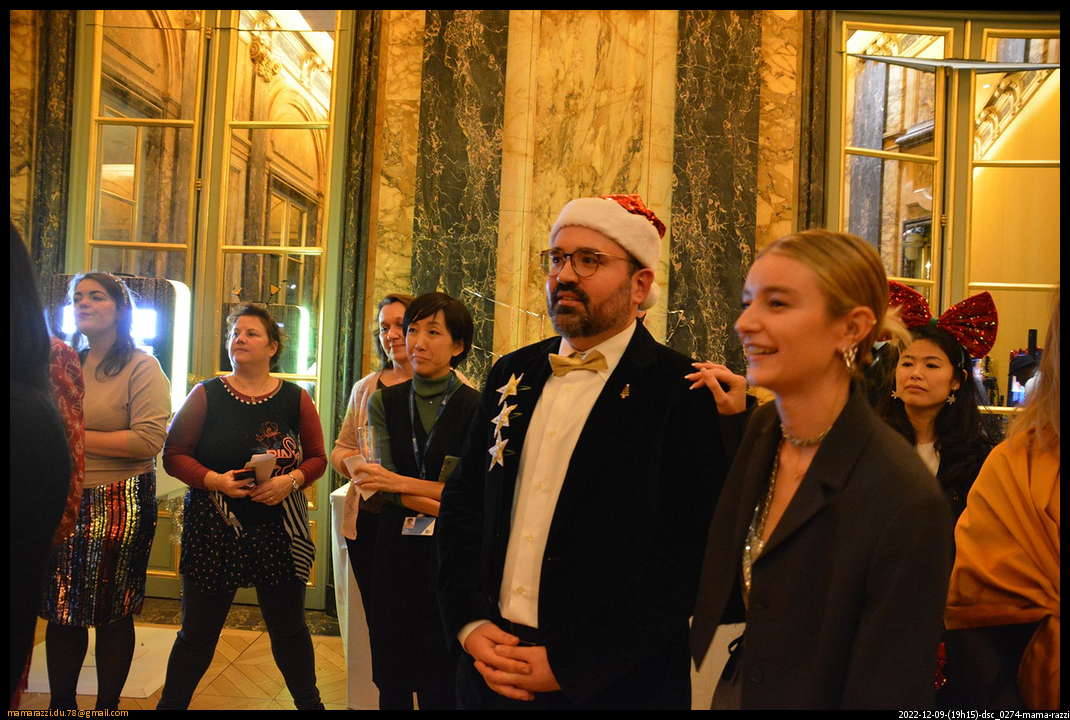 2022-12-09-(19h15)-dsc_0274-mama-razzi-encadre.jpg