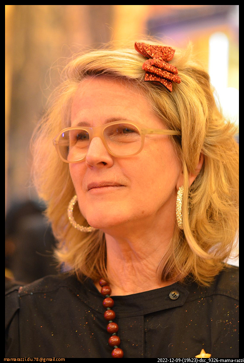 2022-12-09-(19h23)-dsc_9326-mama-razzi-encadre.jpg