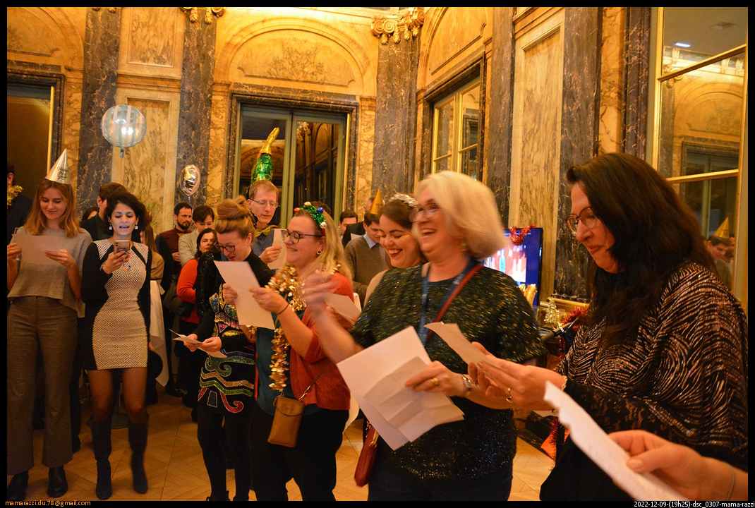 2022-12-09-(19h25)-dsc_0307-mama-razzi-encadre.jpg
