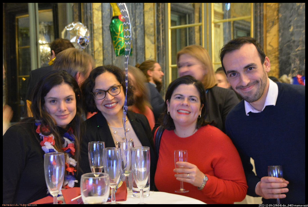 2022-12-09-(19h54)-dsc_0403-mama-razzi-encadre.jpg