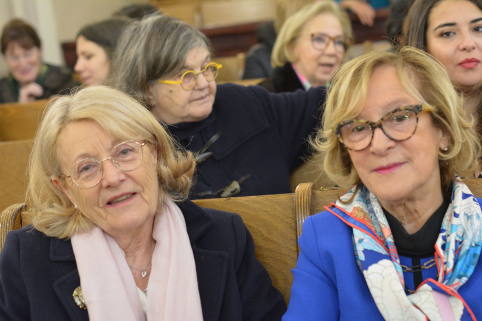 05-2023-03-12-(11h33m)-dsc_0070-mama-razzi.jpg