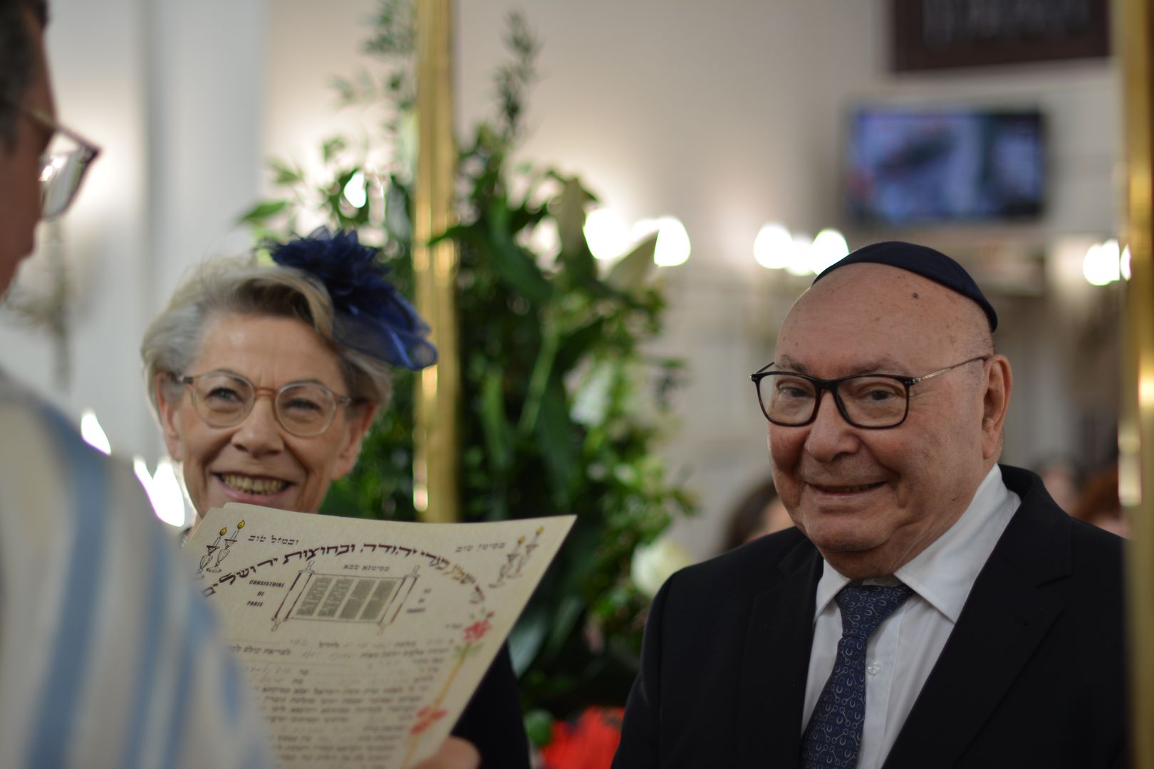 06-2023-03-12-(11h58m)-(11h56m)-dsc_0106-mama-razzi.jpg
