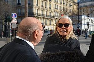 01-2023-02-13-(14h23m)-DSC_0029a-mama-razzi.JPG 01-2023-02-13-(14h23m)-DSC_0029a-mama-razzi.JPG