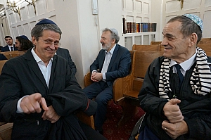 05-2023-03-12-(11h20m)-dsc02168-sony-mama-razzi.jpg 05-2023-03-12-(11h20m)-dsc02168-sony-mama-razzi.jpg
