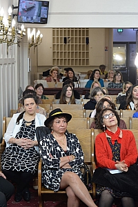05-2023-03-12-(11h47m)-dsc_0083-mama-razzi.jpg 05-2023-03-12-(11h47m)-dsc_0083-mama-razzi.jpg